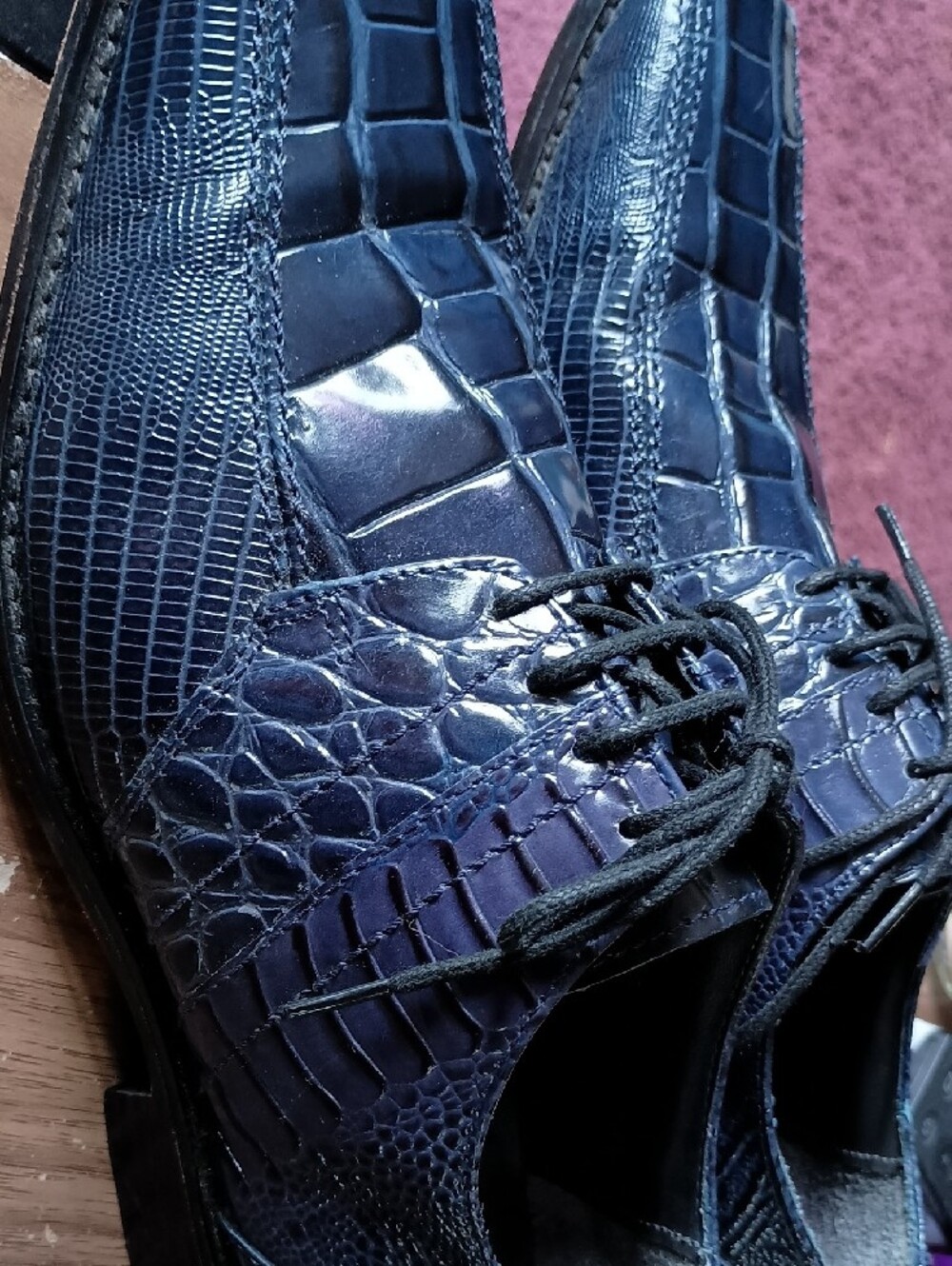 Men's Croc-Embossed Navy Lace-Up Derby Shoes - Picture 2 of 7